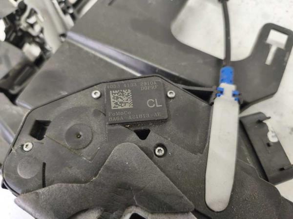 SERRURE DE PORTE AVANT GAUCHE FORD FIESTA 2008-2013 3-PORTE - Vue 3